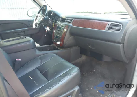 2013 Chevrolet Suburban 1500 Lt from USA, damaged, VIN 1GNSKJE7XDR103661